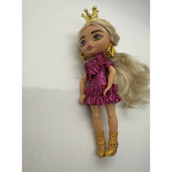 2021 BARBIE EXTRA MINI QUEEN 6” DOLL MATTEL (HDY91) W/GOLD CROWN - Picture 2 of 10